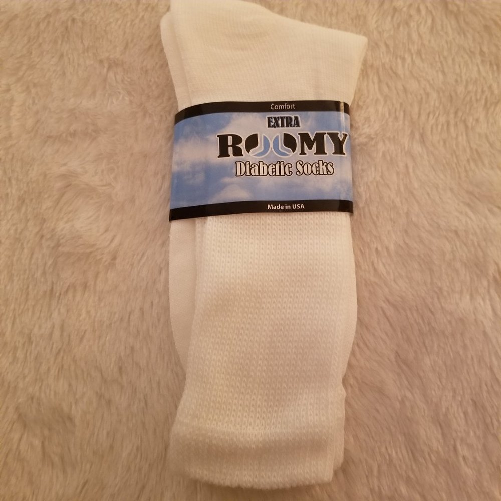 Extra Roomy Crew Diabetic Socks Size 10-13 NWT